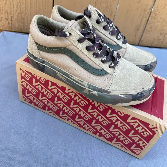 Youth vans - Picture 2 of 3